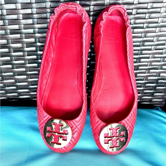 Gorgeous Tory Burch barely worn shoes! Offers accepted! Don’t miss out! - Picture 3 of 6